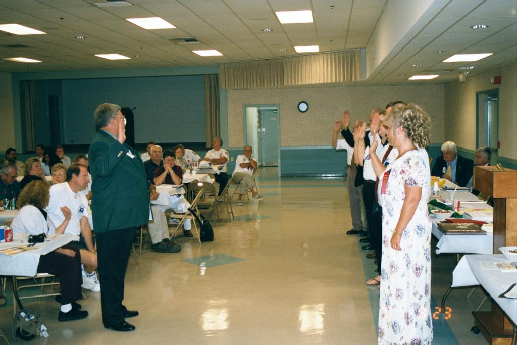 MSFA President Jenks Mattingly swearing in the new AACVFA Officers